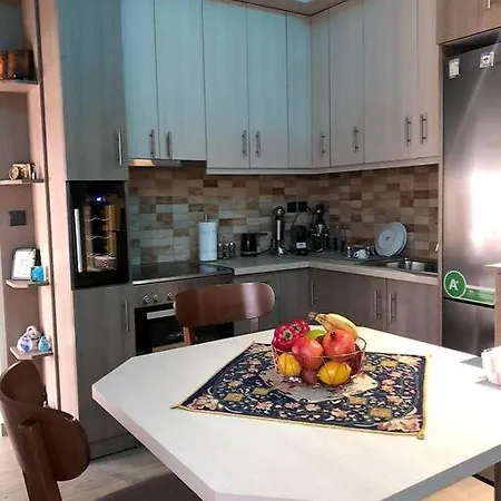 Renovated Flat With Huge Balcony - ανακαινισμένο με τεράστιο μπαλκόνι Appartement *